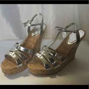 Size 11 Colin Stuart  platform sandals